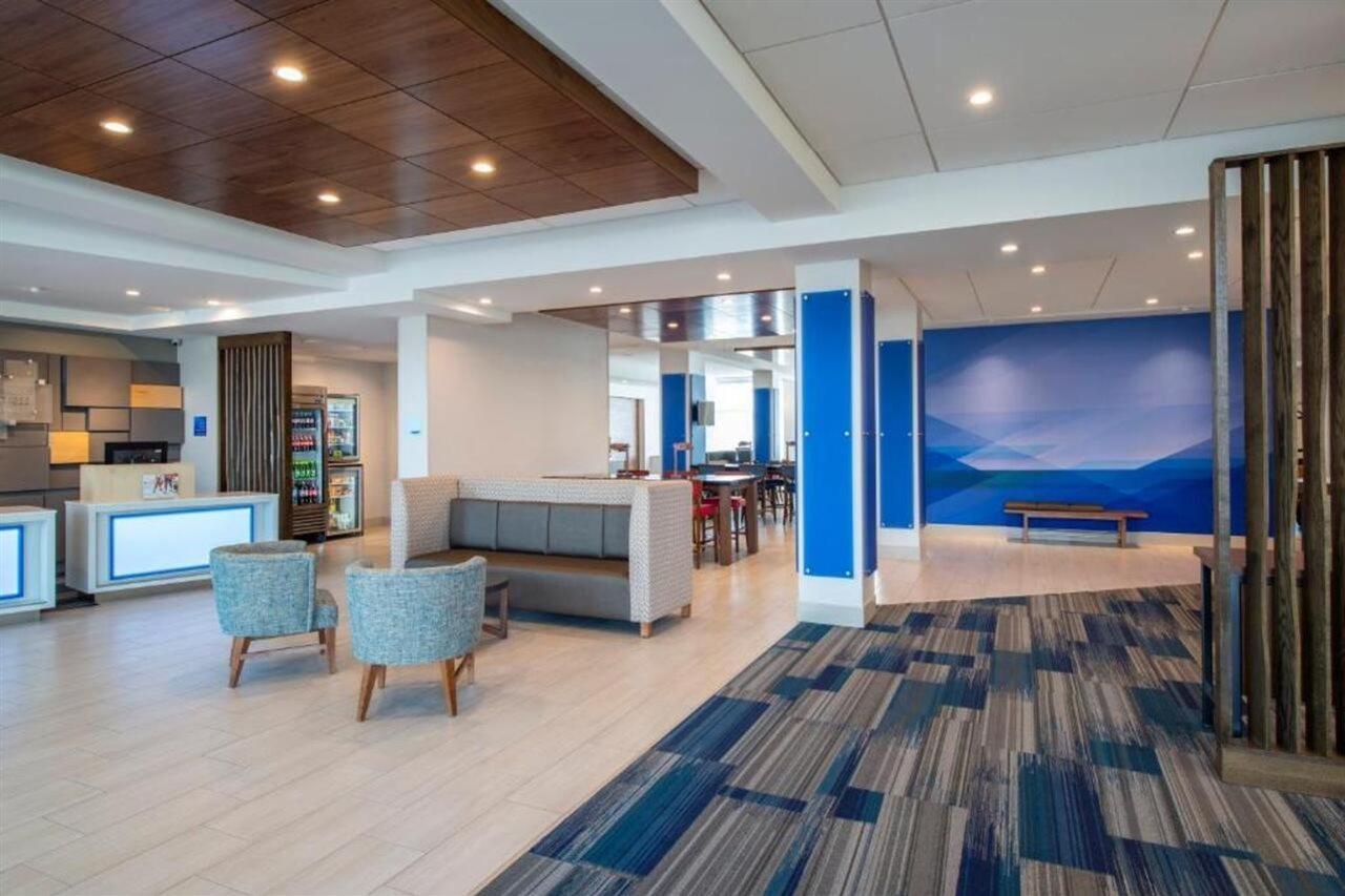 Holiday Inn Express & Suites Kelowna - East By Ihg Eksteriør bilde
