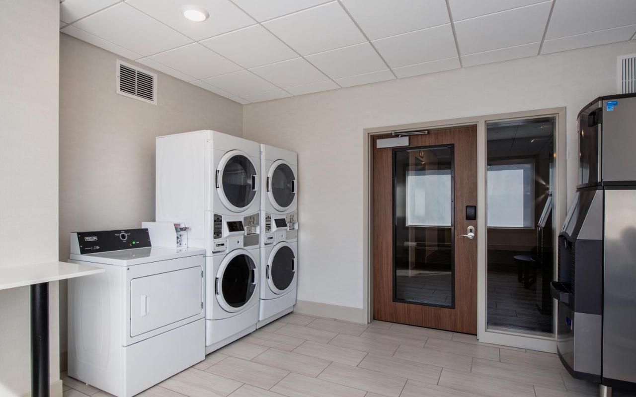 Holiday Inn Express & Suites Kelowna - East By Ihg Eksteriør bilde