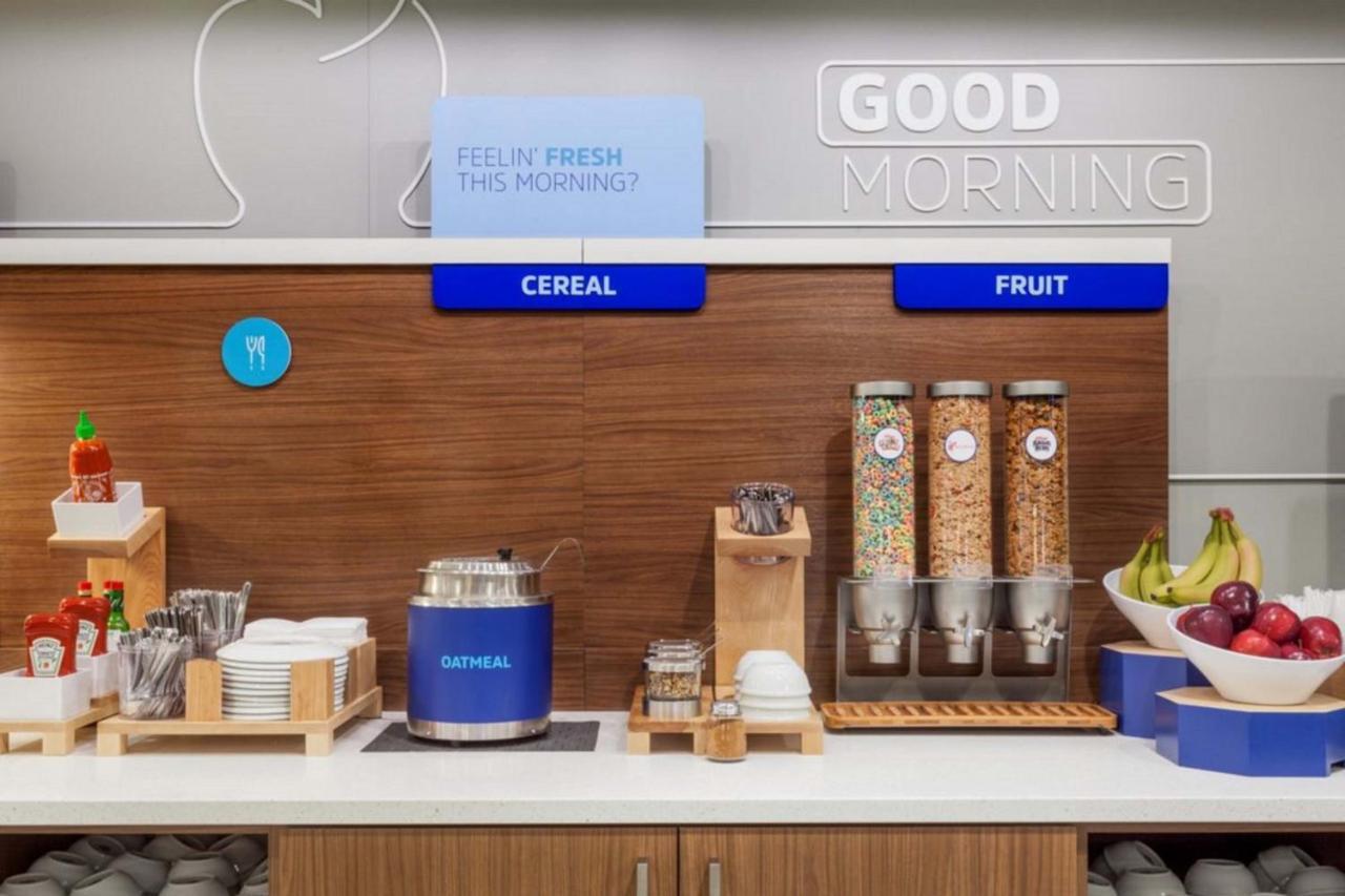 Holiday Inn Express & Suites Kelowna - East By Ihg Eksteriør bilde